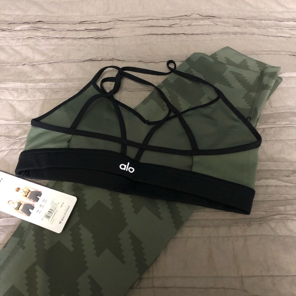 Alo bra. Never worn. Size Medium